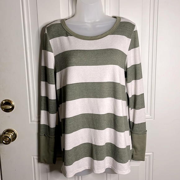 BiBi Tops - Army green and white striped shirt